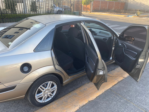 Ford Focus Lx Base Aa At
