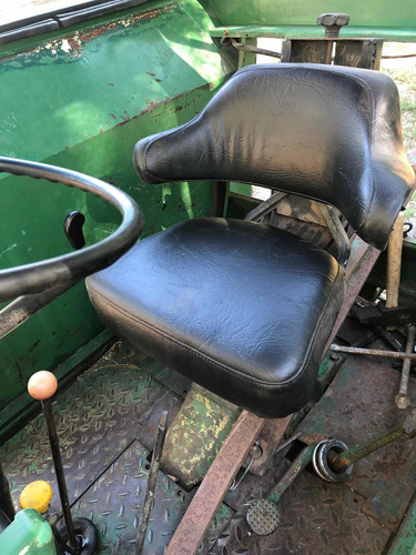 John Deere 3140