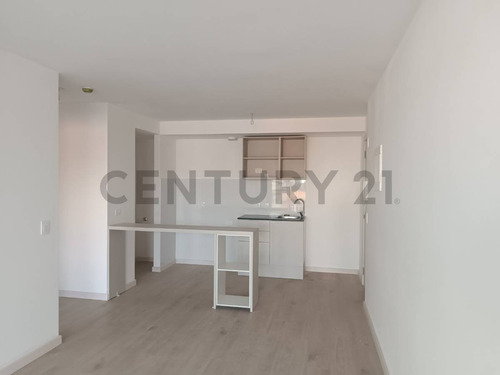 Oportunidad Venta Apartamento De 1 Dormitorio En Tres Cruces 50% Resto En Cuota