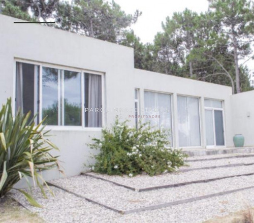 Casa De 3 Dormitorios En Manantiales- Ref: 3216