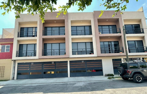 Edificio En Venta, Villas De La Hacienda, 594 Mts