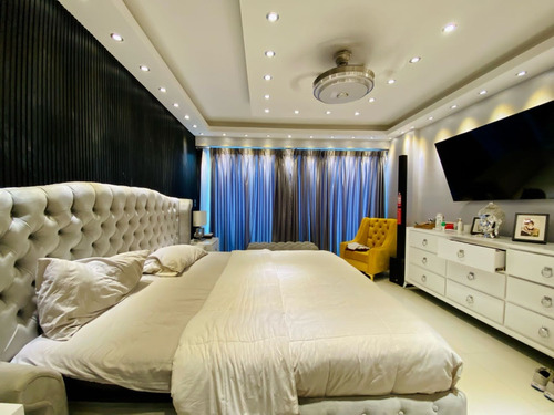 Vendo Lujoso Y Confortable Apartamento En La Julia