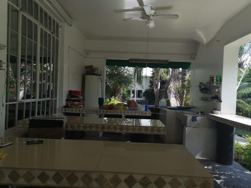 Imagen 2 de 12 de Casa Sola En Venta Manantiales