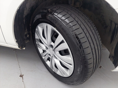 Volkswagen Voyage 1.0 12V MPI TOTALFLEX 4P MANUAL