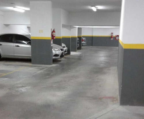 Imagen 4 de 5 de Cochera Fija Y Cubierta En Belgrano Con Muy Bajas Expensas. J Hernandez 2200