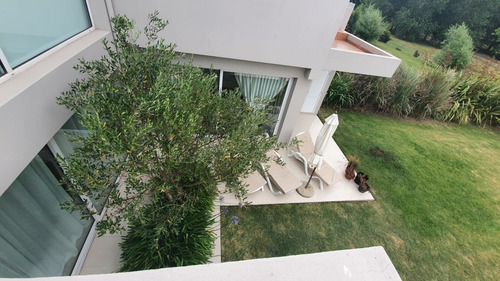 Imagen 23 de 30 de Chalet Seis Ambientes Con Parque Y Piscina