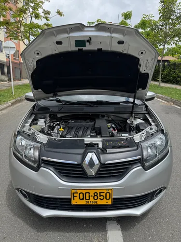 Renault Logan 1.6 Privilege / Intens
