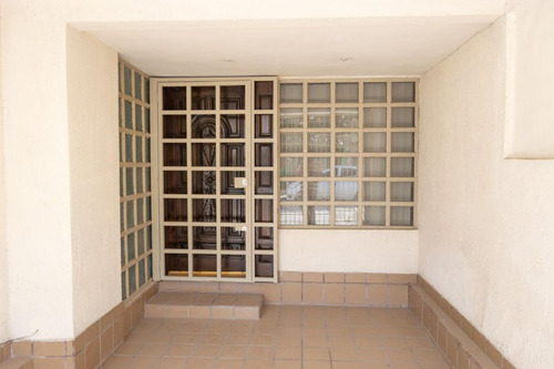 Casa En Venta En Colonia Choyal