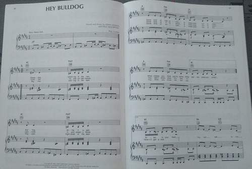 Libro D Partituras;the Beatles-yellow Submarine-white Album (Usado)