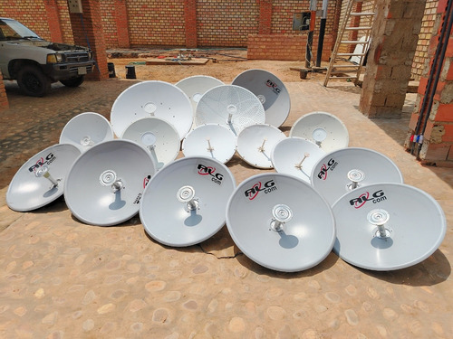 Antenas Direccionales De 34 Dbi Y 30 Dbi