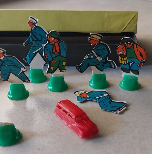 Antiguo Juego Policía Y Ladrón. Estanciero. Ind. Argentina. (Usado)