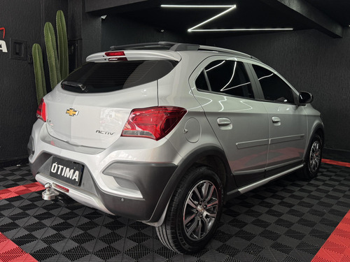 Chevrolet Onix ONIX HATCH ACTIV 1.4 8V FLEX 5P AUT.