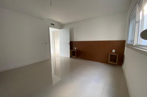 Imagem 15 de 29 de Casa À Venda Em Xangri-lá - Ca00995 - 34962131