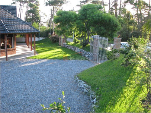 Casa En Alquiler En Punta Del Este, Excelente Zona En La Mansa- Ref: 17673