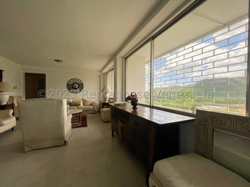 Penthouse En Venta En Zona Norte De Maracay En Las Delicias De Dos Pisos Excelente Ubicación Para Remodelar A Su Gusto Nela 24-8695