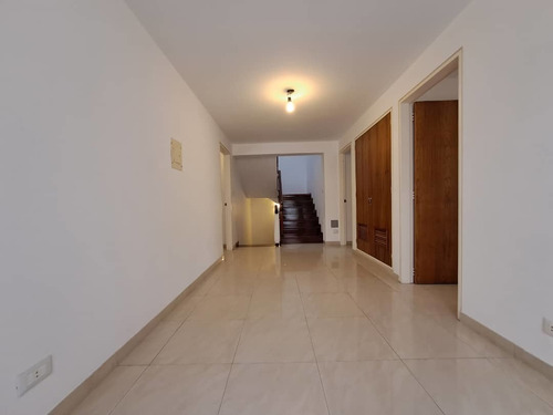 Imagen 20 de 30 de Se Vende Casa 263m2 5h+s/5b/4p Colinas De Santa Monica 8428