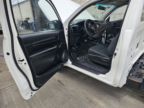 Toyota Hilux 2.7 Chasis Cabina Mt