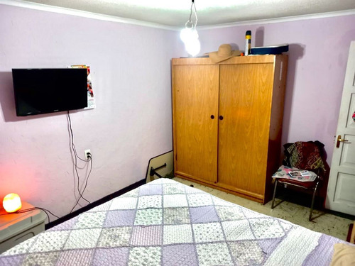 Casa En Venta De 3 Dorm. En La Cisterna