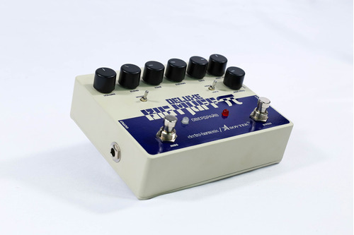 Pedal de distorsión Electro-Harmonix Sovtek Deluxe Big Muff Pi, color blanco