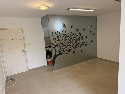 Venta Departamento 1 Dorm, Zona Centro, Con Patio. Oportunidad Inversion