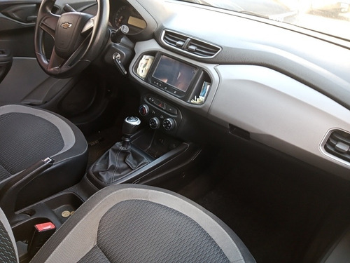 Imagem 8 de 12 de Chevrolet Onix 2015 1.0 Lt 5p