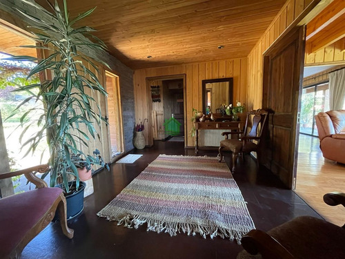Hermosa Casa En Venta De 5 Dorm. En Osorno