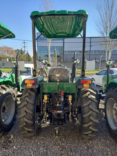 Imagen 3 de 8 de Tractor 4x4 Viñatero Chery Tipo J Deere 60 Hp