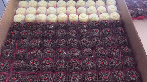 Imagem 1 de 3 de 100 Brigadeiros Tradicionais