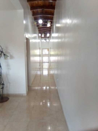 Imagen 13 de 21 de Quinta El Toro Las Delicias Maracay Aragua