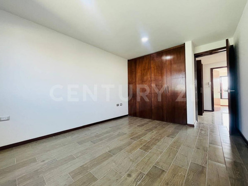 Venta Casa En Frac Sendero Del Fresno 3 Recamaras, 4 Baños, Con Jardín, Puebla
