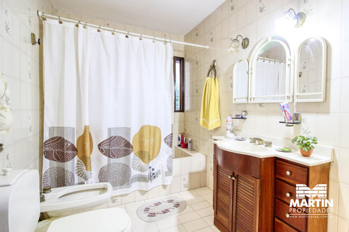 Casa En Venta 5 Amb Con Patio En Victoria