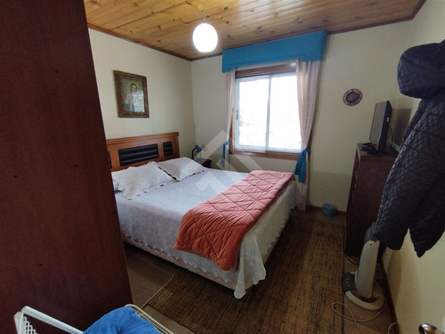 Casa En Venta De 4 Dorm. En Algarrobo