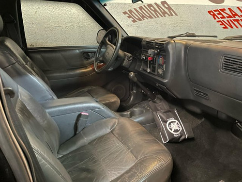 Chevrolet Blazer Blazer 4.3 SFI DLX EXECUTIVE 4X2 V6 12V GASOLINA 4P MANUAL
