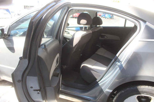 Imagen 10 de 14 de Chevrolet Cruze 2012 4p Ls Aut A/a Cd Mp3 R-16 A