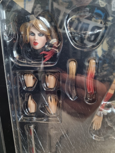 Harley Quinn Play Arts Kai Original (Usado)