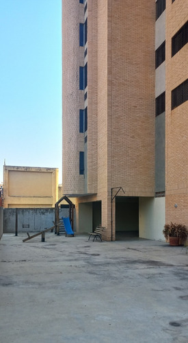 Imagen 20 de 20 de Penthouse - Apartamento En Venta En La Urb. Mañongo, Res. Frambil