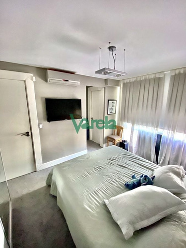 Imagen 13 de 19 de Venta Casa Pocitos, 3 Dorm, 4 Baños, Gge Y Patio Con Parrillero!! - Montevideo Pocitos
