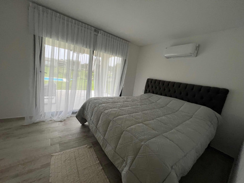Imagen 6 de 10 de Casa 6 Ambientes 4 Baños