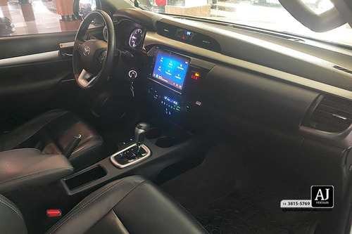 Toyota Hilux 2.8 D-4D TURBO DIESEL CD SR 4X4 AUTOMÁTICO