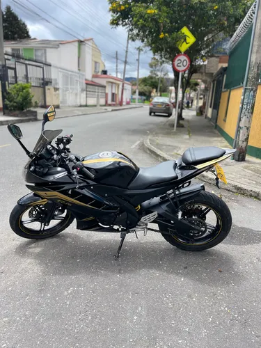 R15 V2 Km 59.200 Comprobable Perfecto Estado Kit De Arrastre