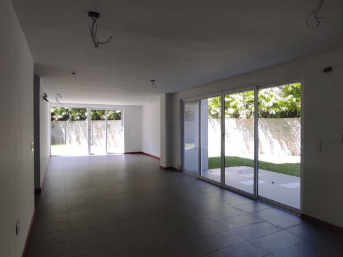 Imagen 18 de 20 de Vendo Edificio En La Castellana De 7 Apartamentos / 0414-3907836