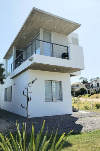 Casa En Alquiler Por Temporada De 2 Dormitorios En Montoya (ref: Bpv-5910)