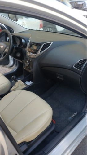 Imagem 3 de 5 de Hyundai Hb20s 2014 1.6 Comfort Style Flex 4p