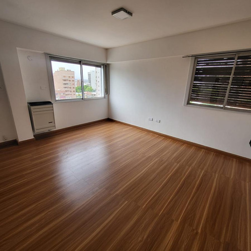 Alquiler Departamento 3 Dormitorios, En Centro De Neuquén Capital