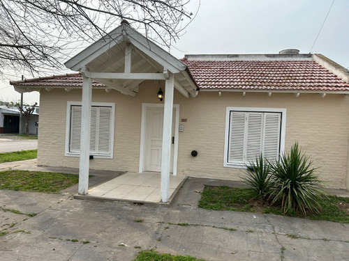 Casa Amplia, Exelente Estado Gral. (con Dto Opcional)