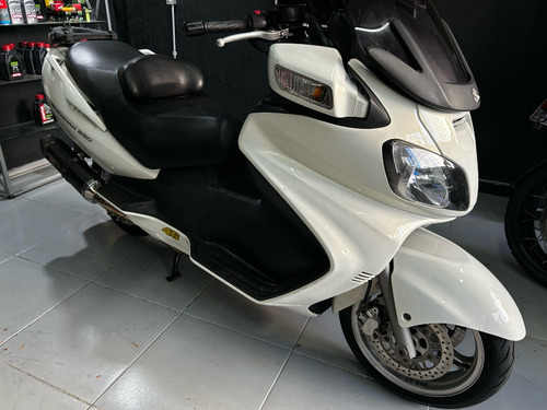 Suzuki Burgman 650 2011 - Único Dono - Escapamento Yoshimura