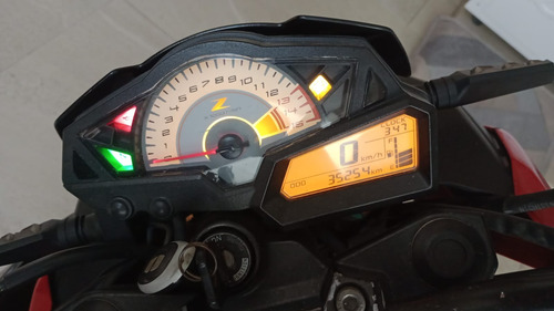 Moto Kawasaki, Impecável.