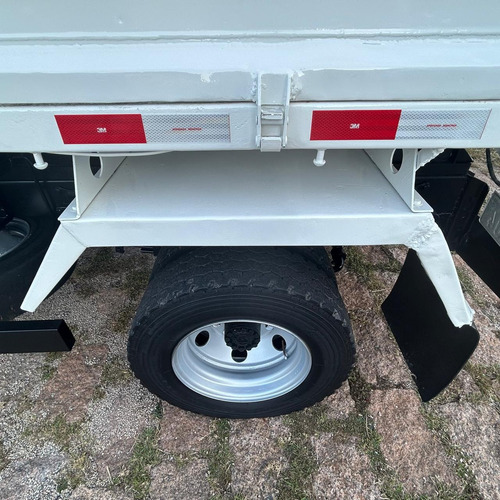 Volkswagen 8.150 Delivery Plus - Caçamba - 4x2 - 2012