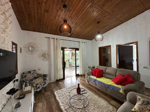 Chácara Com 2 Casas Com Lago Antes Do Centro De Ibiúna - Código 2112 - R$ 640 Mil