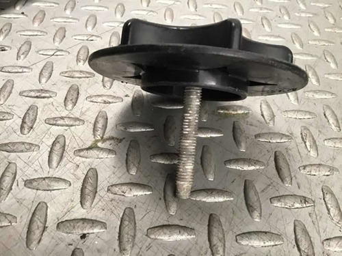 Tuerca Refaccion Nissan Titan 4x4 5.6 V8 Aut 2010/2015 (Usado)